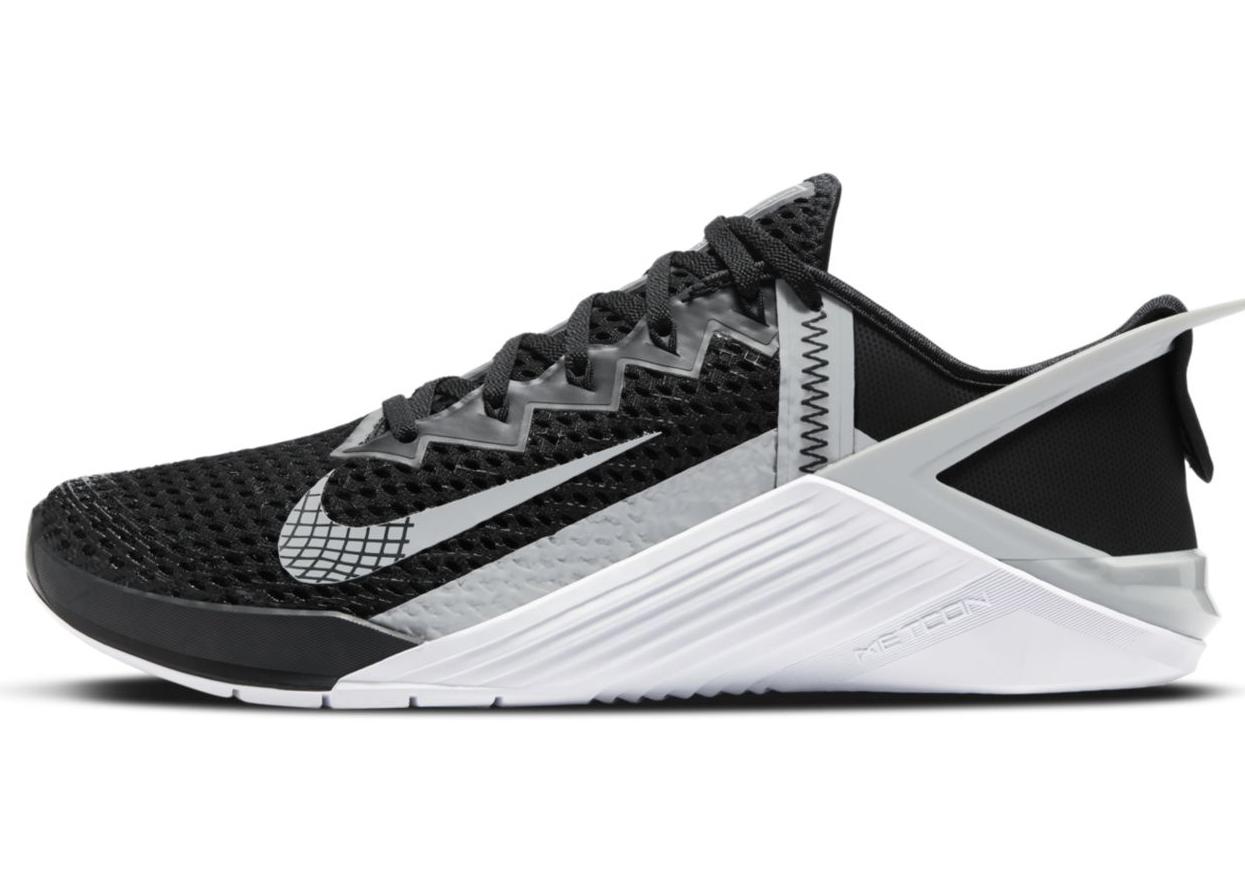 nike metcon black and white
