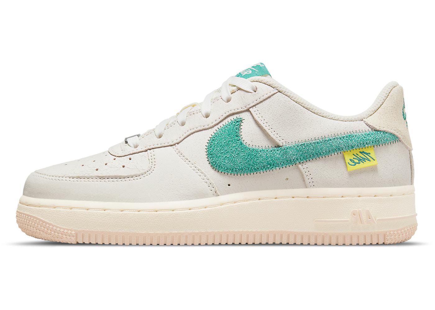 white nike air force 1 lv8 utility