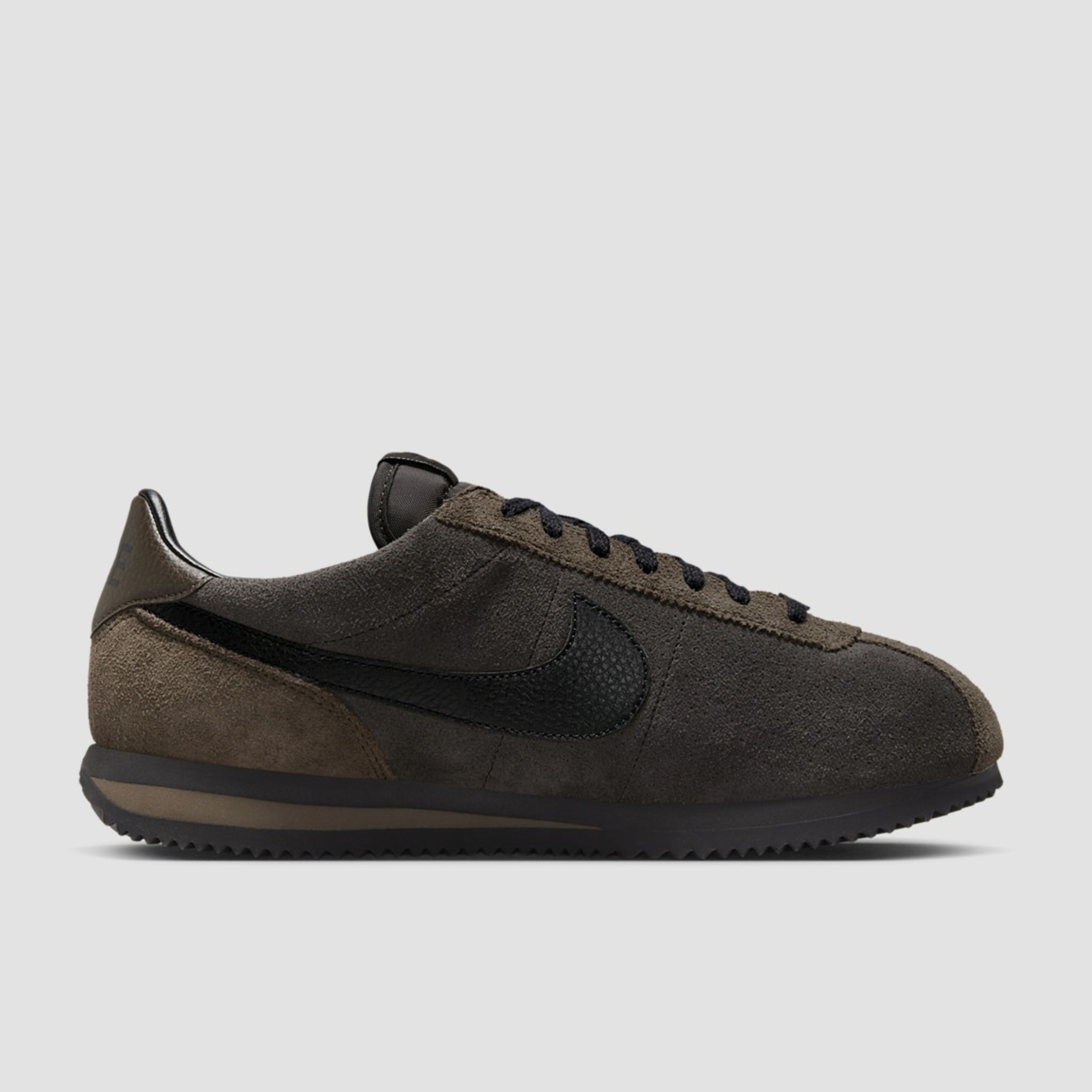 nike cortez velvet