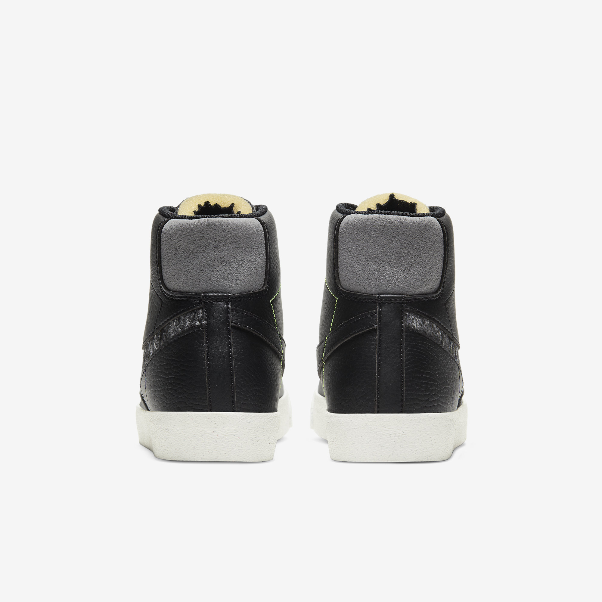 Nike Blazer Mid '77 - 120$ | CW6726-001 | Shooos.com