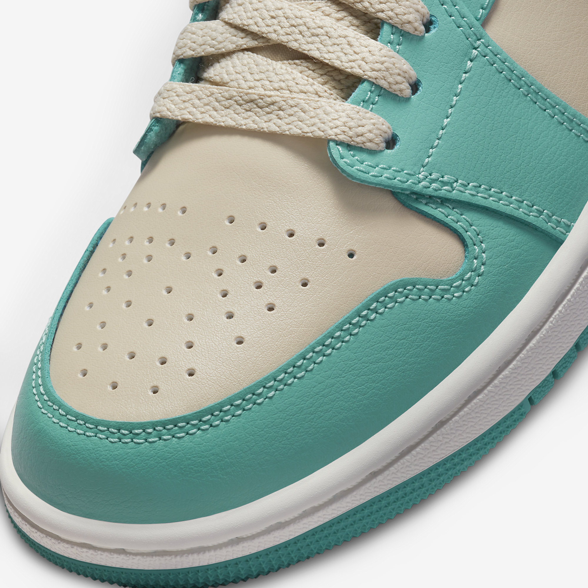 dc0774 nike