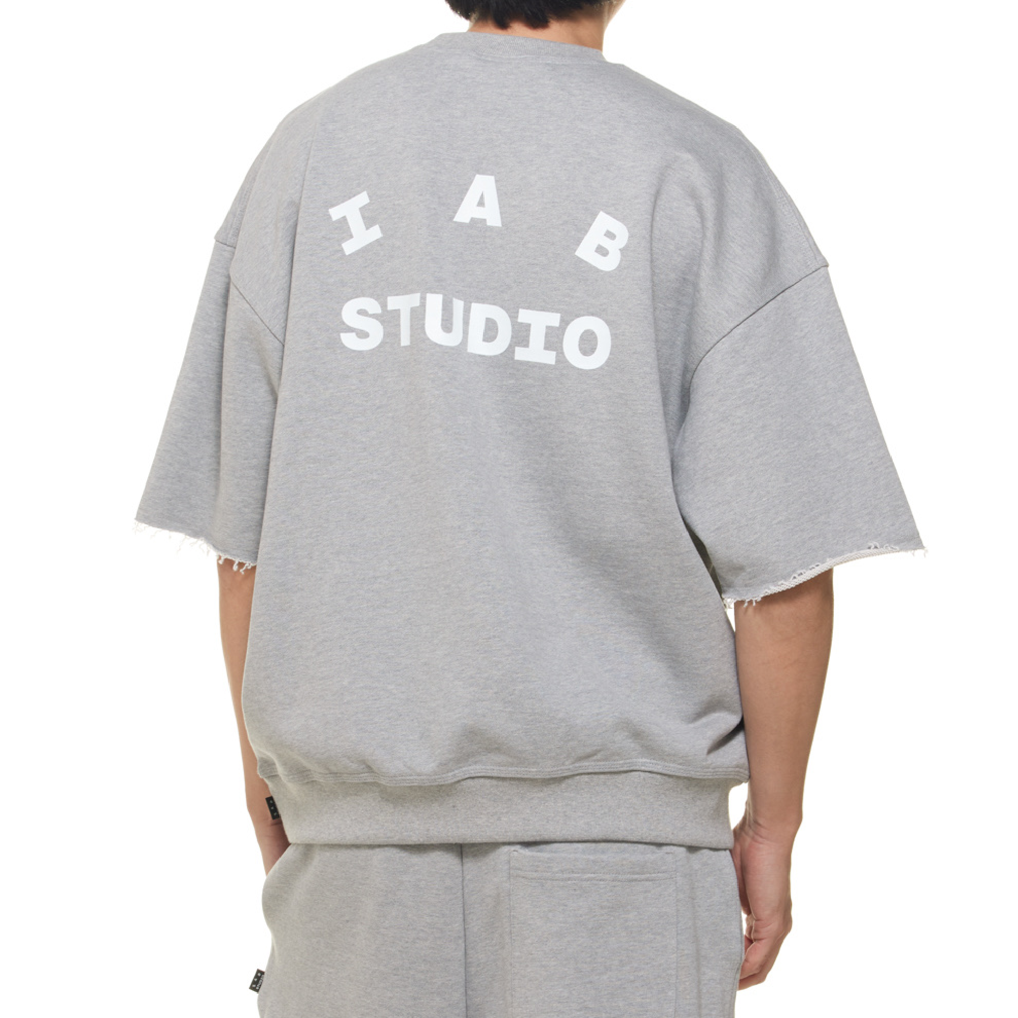 아이앱 스튜디오 헤비 숏슬리브 스웻셔츠 그레이 | IAB STUDIO