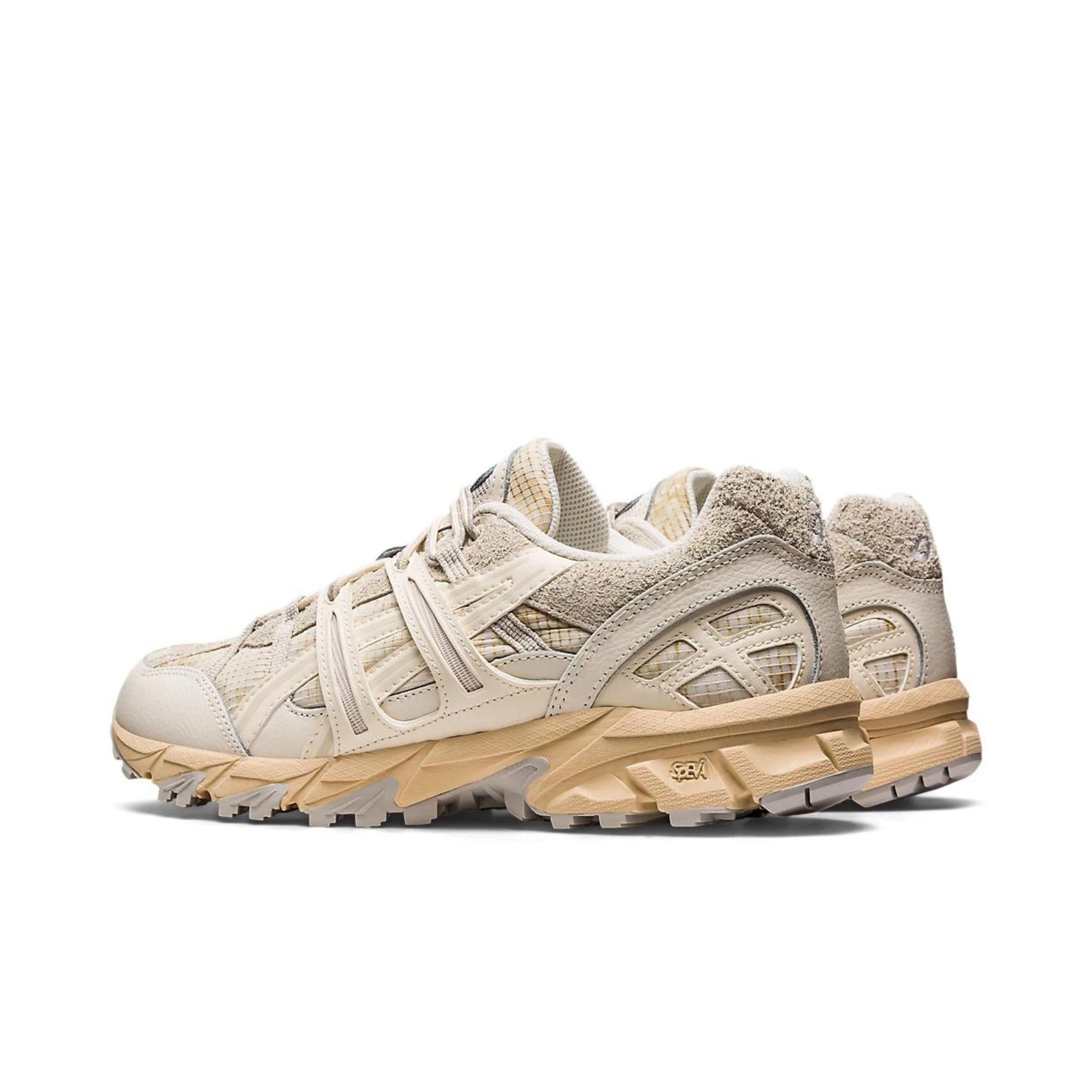 1201A818-100-shoeprize-ASICS-
