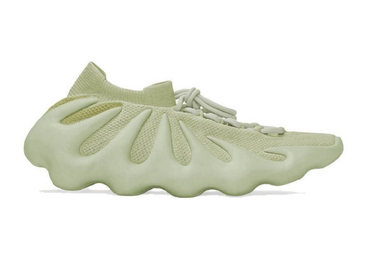 '다크 슬레이트'의 뒤를 이을 새로운 컬러웨이의 이지 450은?