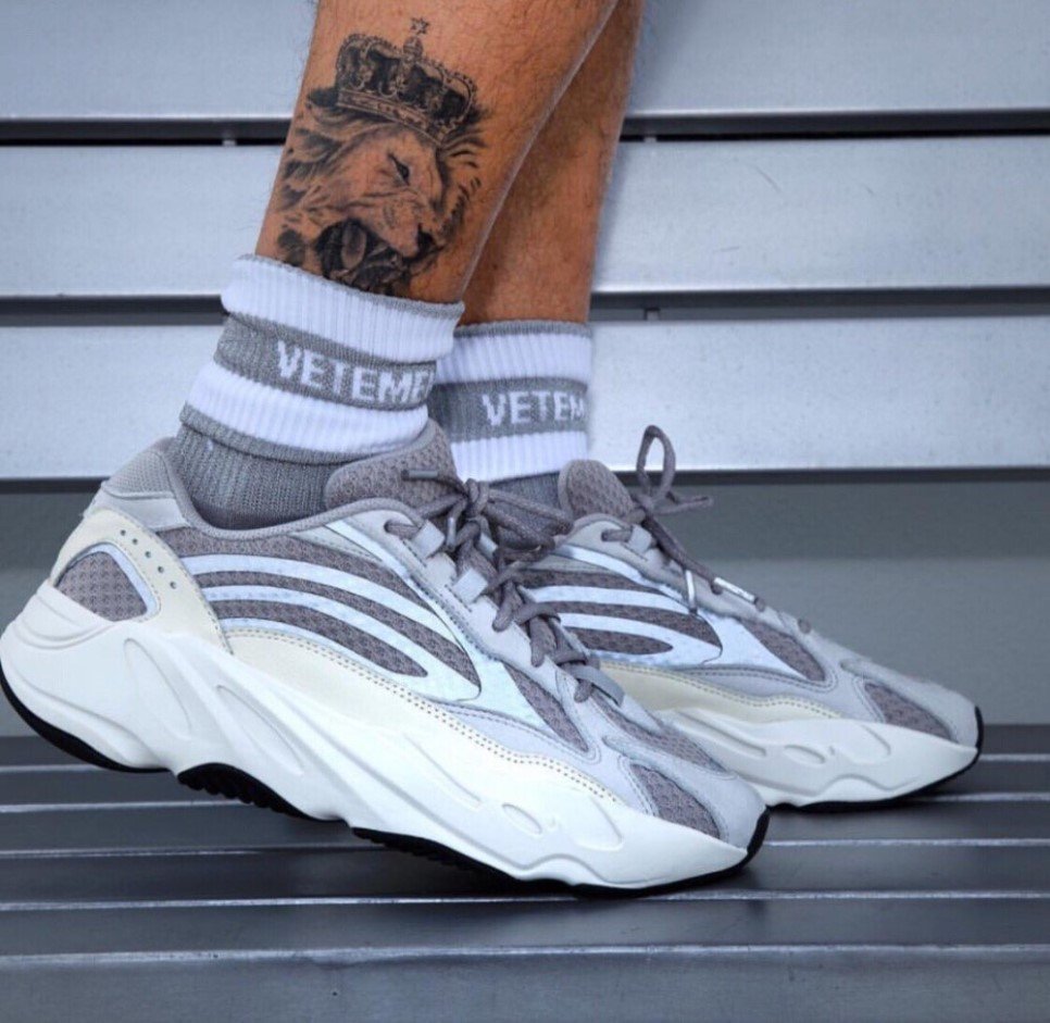 이지부스트? 이지? 궁금했던 YEEZY 700 시리즈를 알아보자!